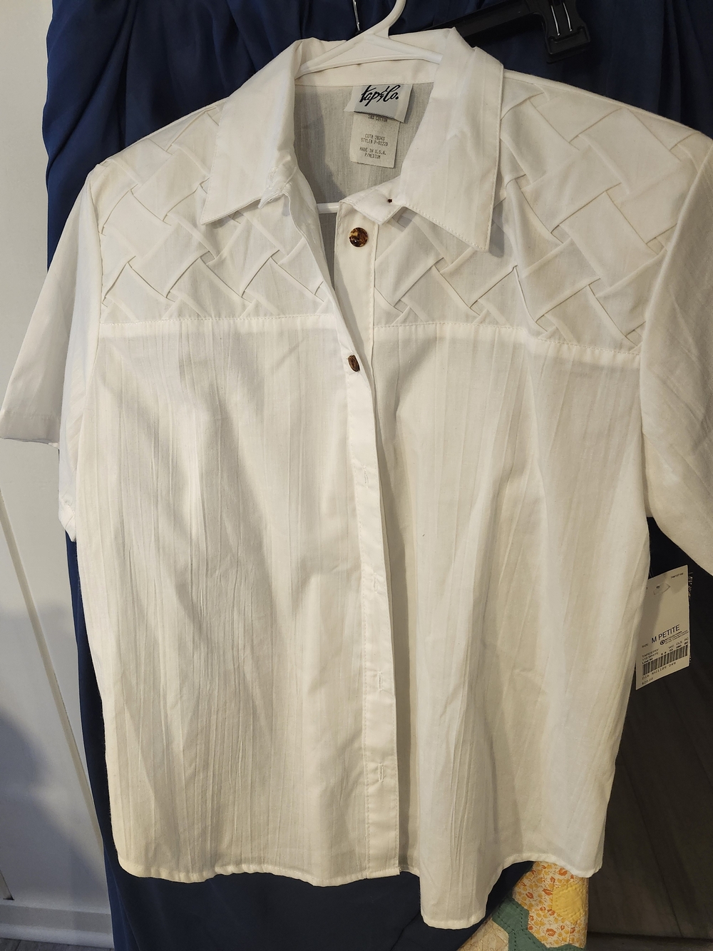Vintage Women White Short-Sleeve Button Down Shirt with Woven Yoke